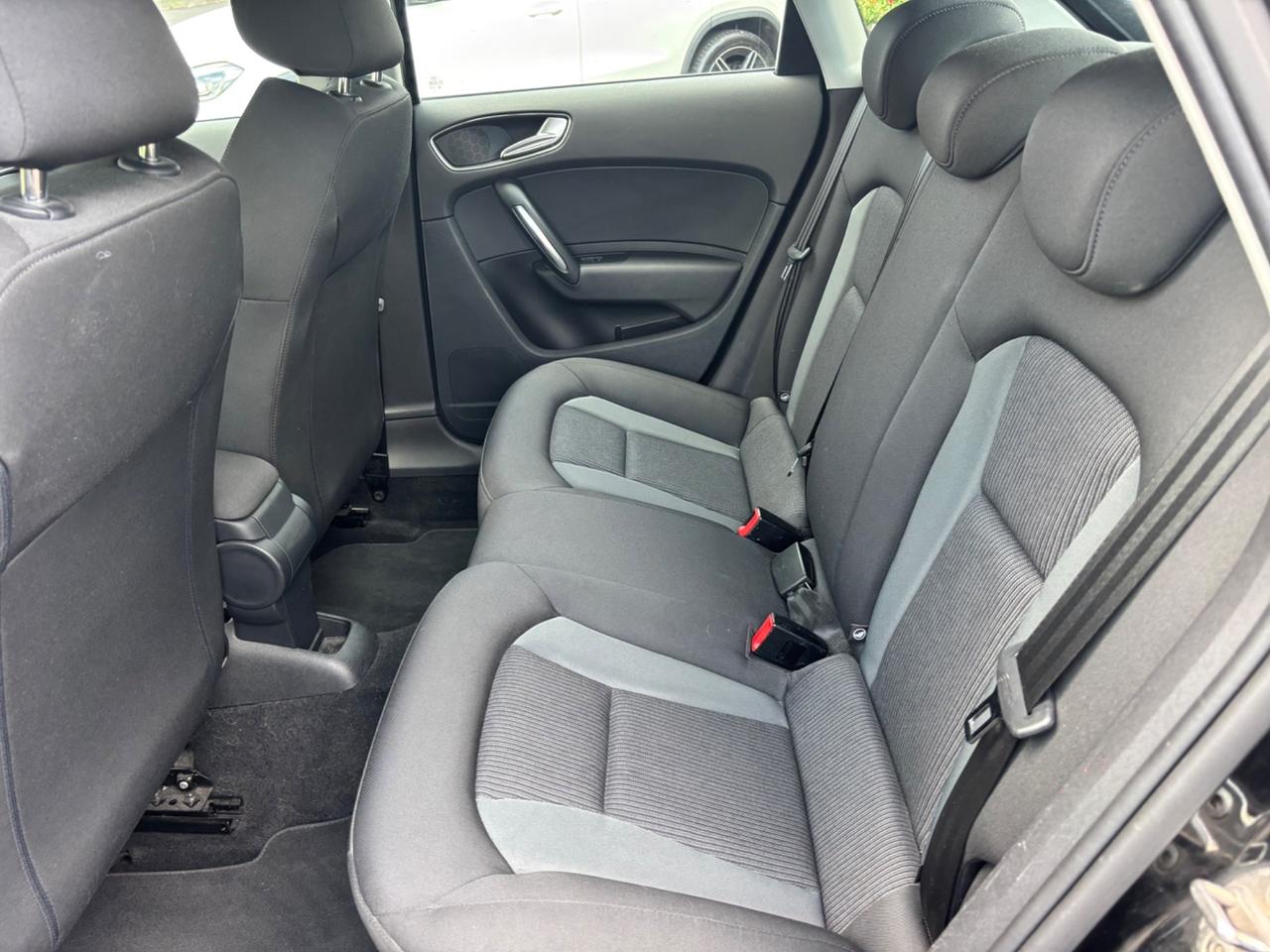 Audi A1 1.6 TDI 116 CV S tronic-2015