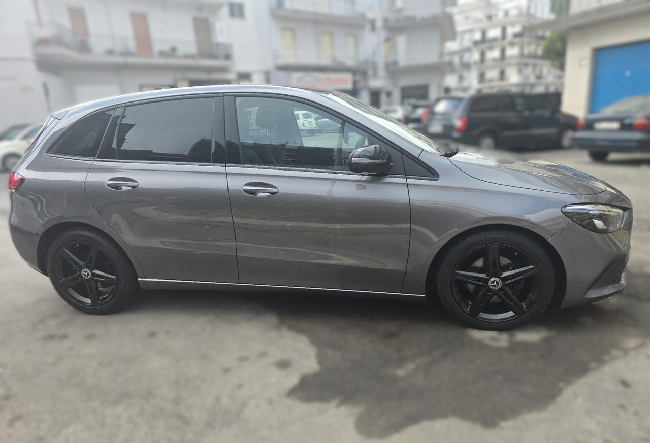 Mercedes-Benz B 180 D - 116CV