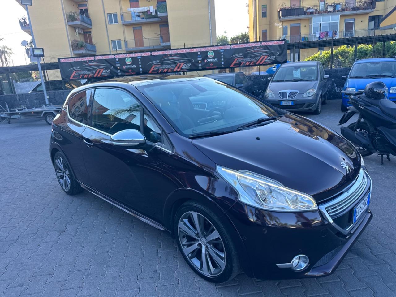 Peugeot 208 1.6 e-HDi 115 CV Stop&Start 3 porte XY