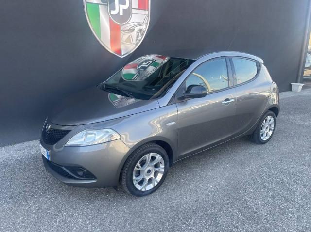 Lancia Ypsilon 1.2 Gold s&s PDC Cerchi 15" Schermo 5"