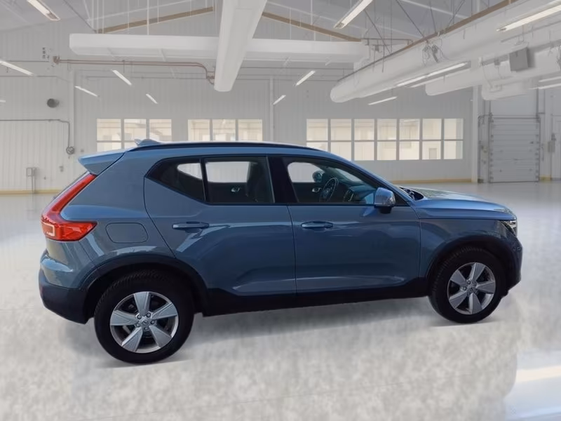 VOLVO XC40 T2 ESSENTIAL SUV