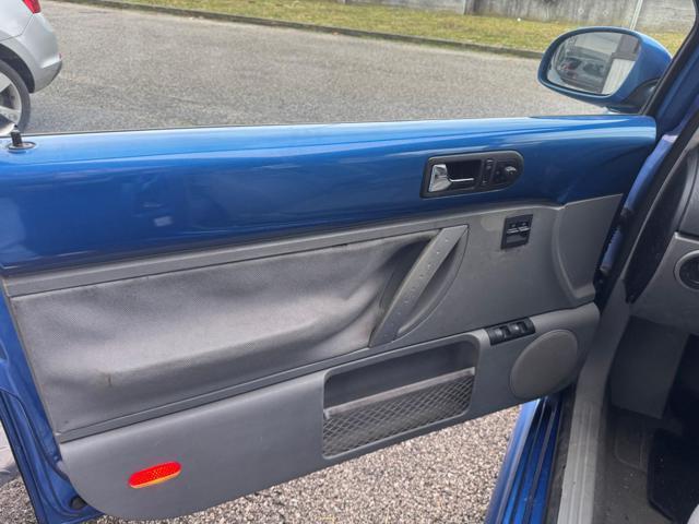 VOLKSWAGEN New Beetle 1.6