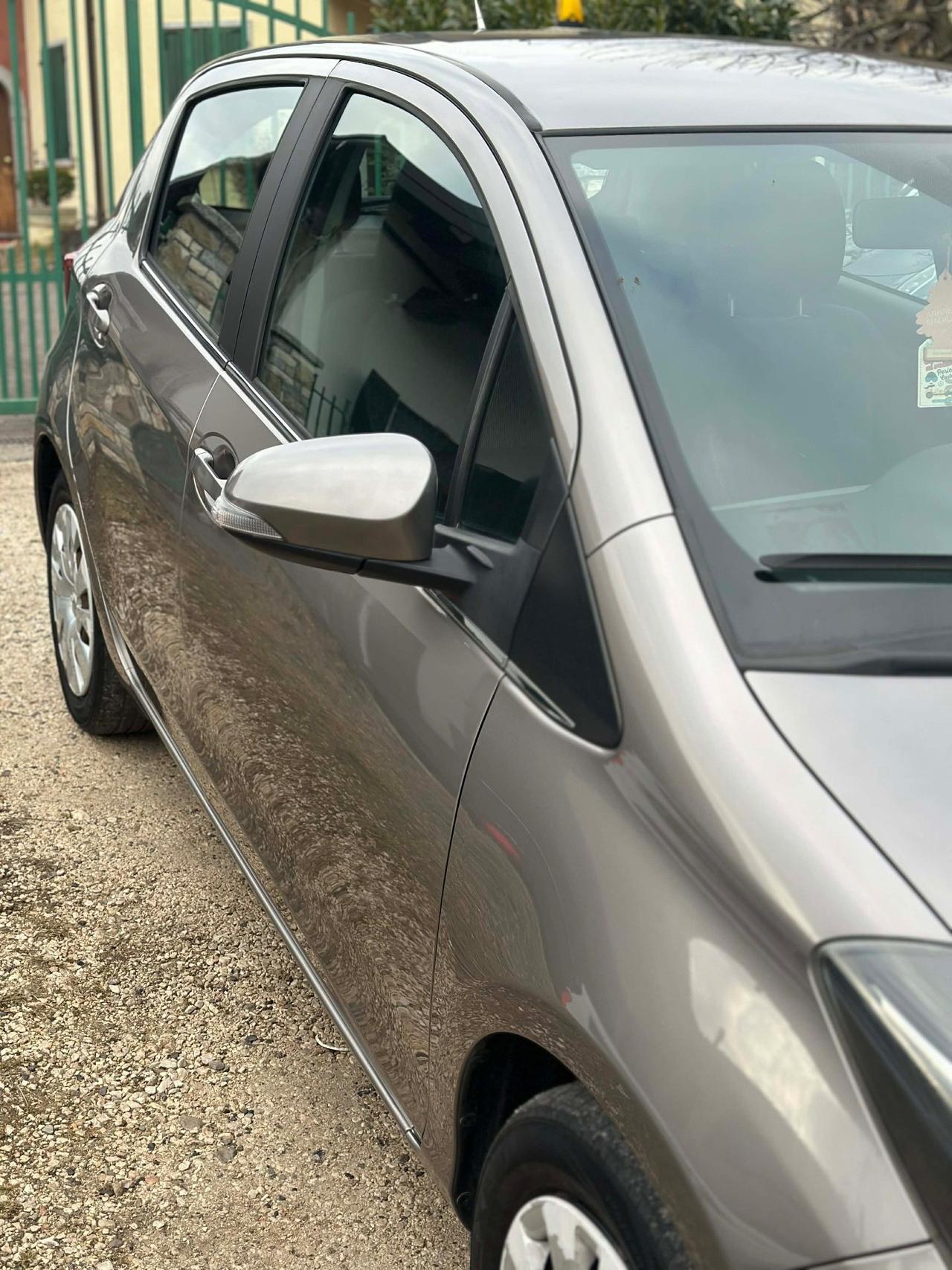 Toyota YARIS 1.0 5P ACTIVE NEOPAT KMCERT GARANZ