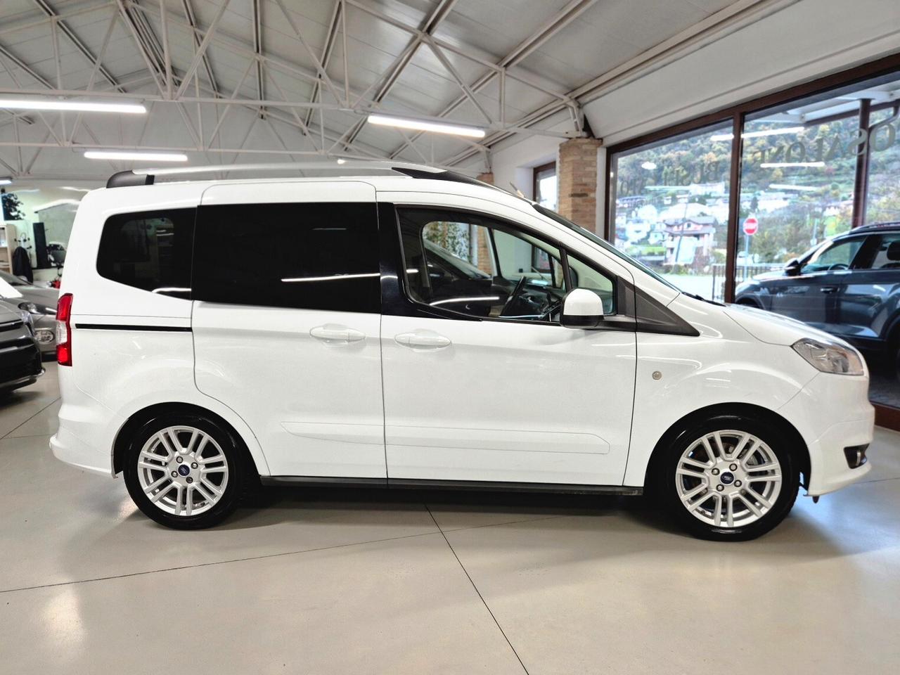 Ford Tourneo Courier 1.0 EcoBoost 100 CV Titanium