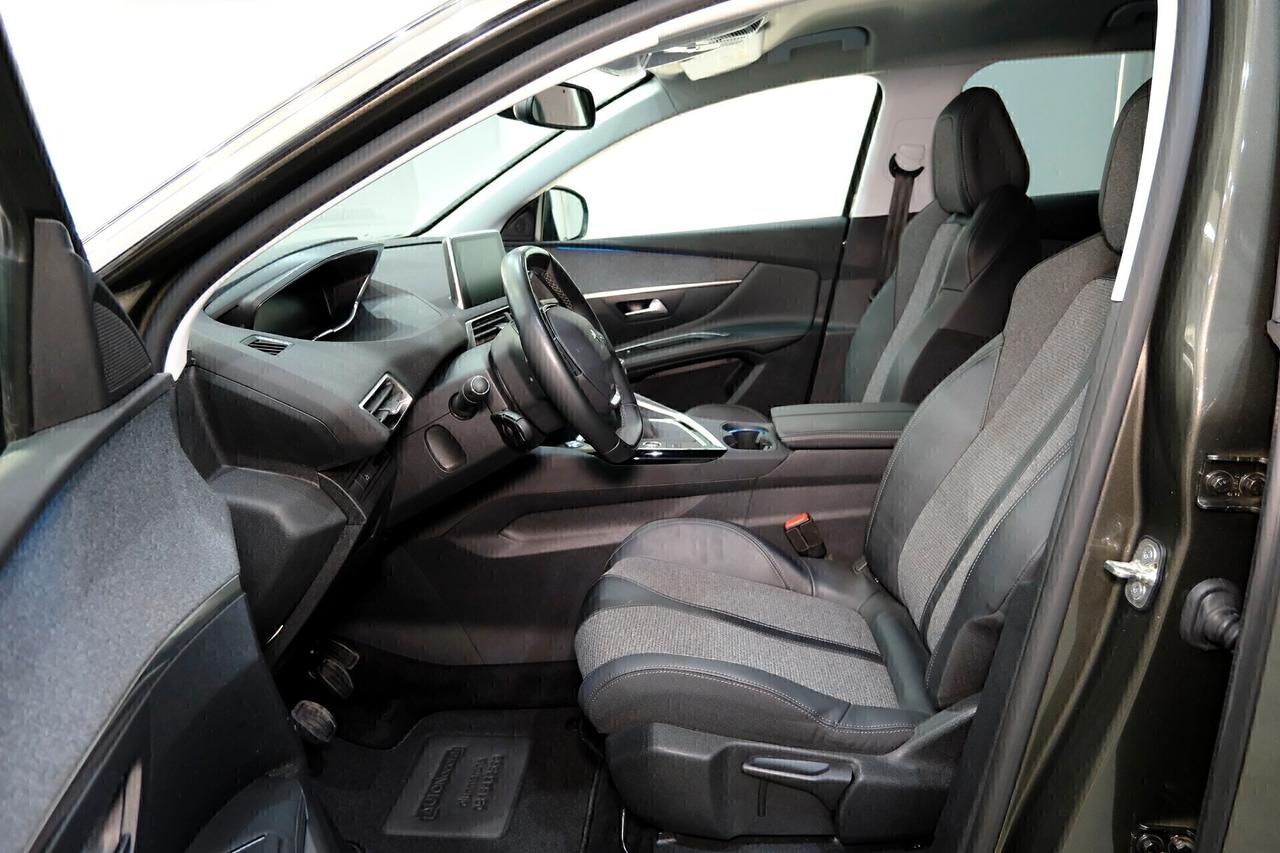 Peugeot 3008 ALLURE 12ooT 130 cv COCKPIT LED/NAV