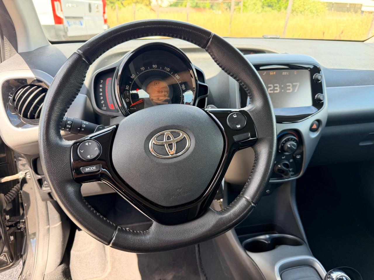 Toyota Aygo 1.0 VVT-i 72 CV 5 porte x-cool MMT