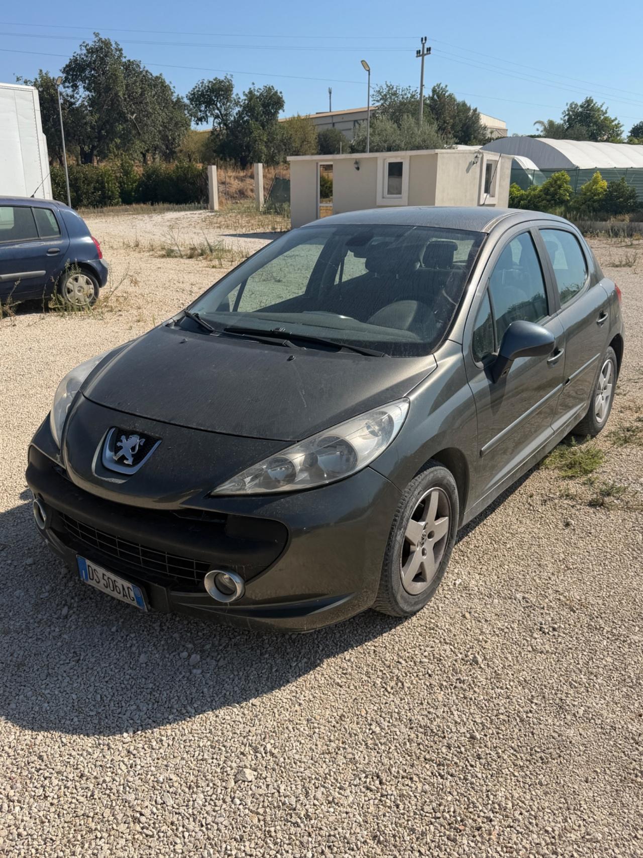 Peugeot 207 1.4 HDi 70CV 5p. Perfetta di motore qualche graffio di carrozzeria