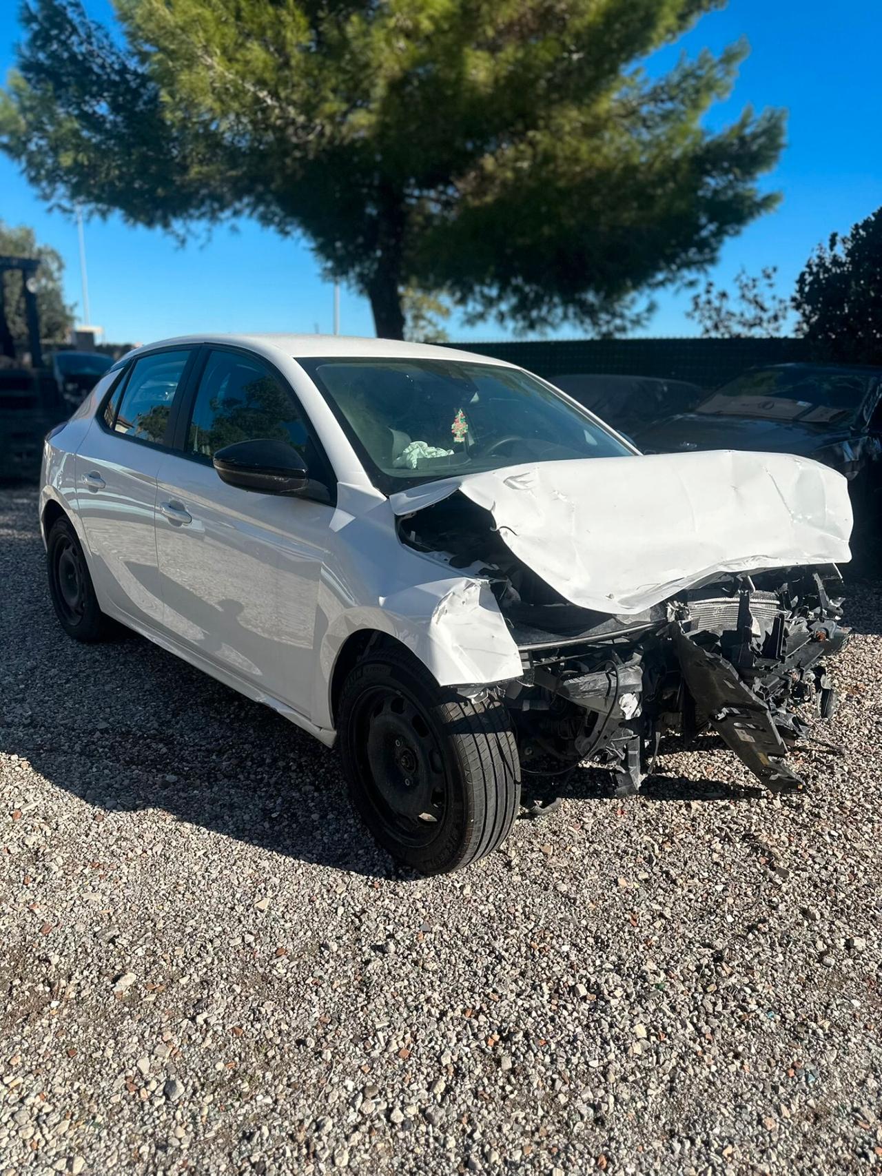 Opel Corsa 1.2 sinistrata incidentata