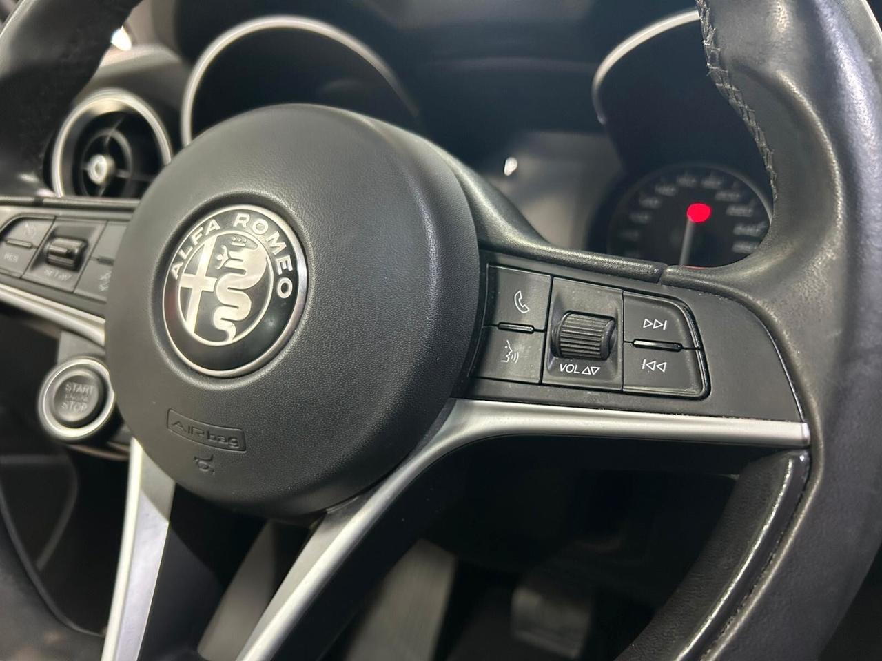 Alfa Romeo Stelvio 2.2 Turbodiesel 150 CV AT8 RWD Business