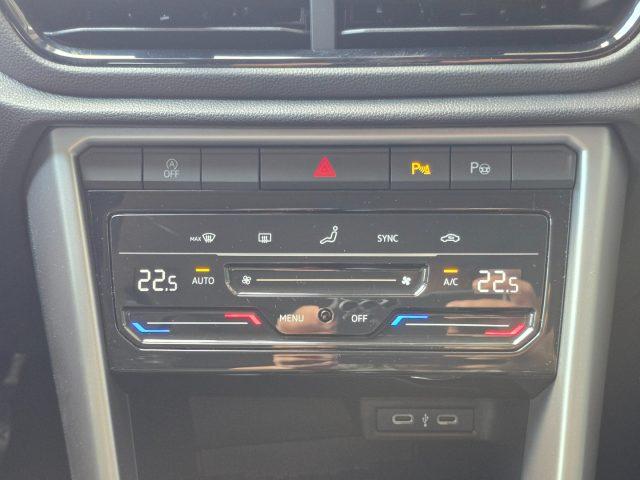 VOLKSWAGEN T-Roc 1.0 TSI IQ Light LED Performance 18" CAMERA ACC