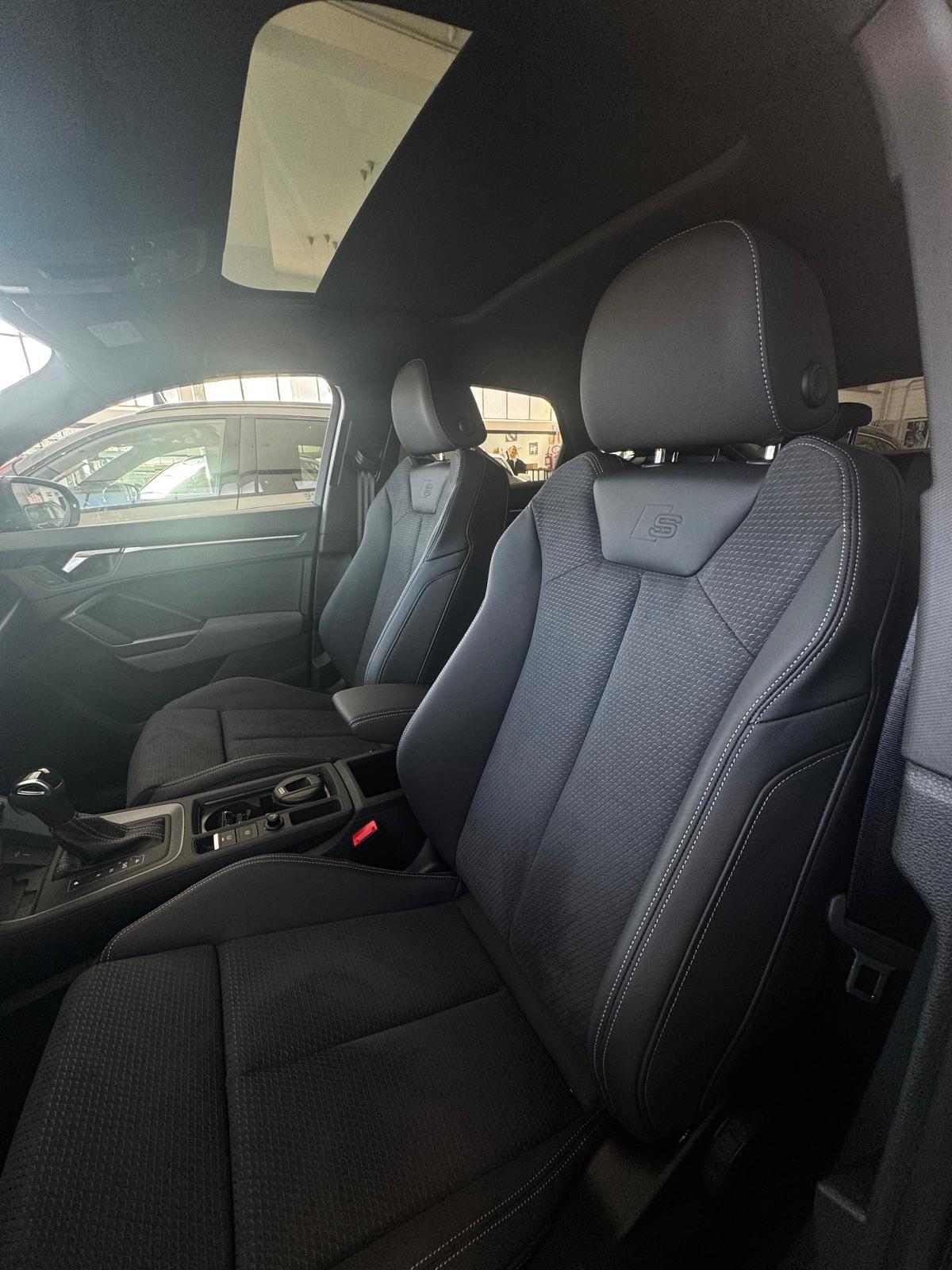 Audi Q3 SPB 40 TDI quattro S tronic Identity Black