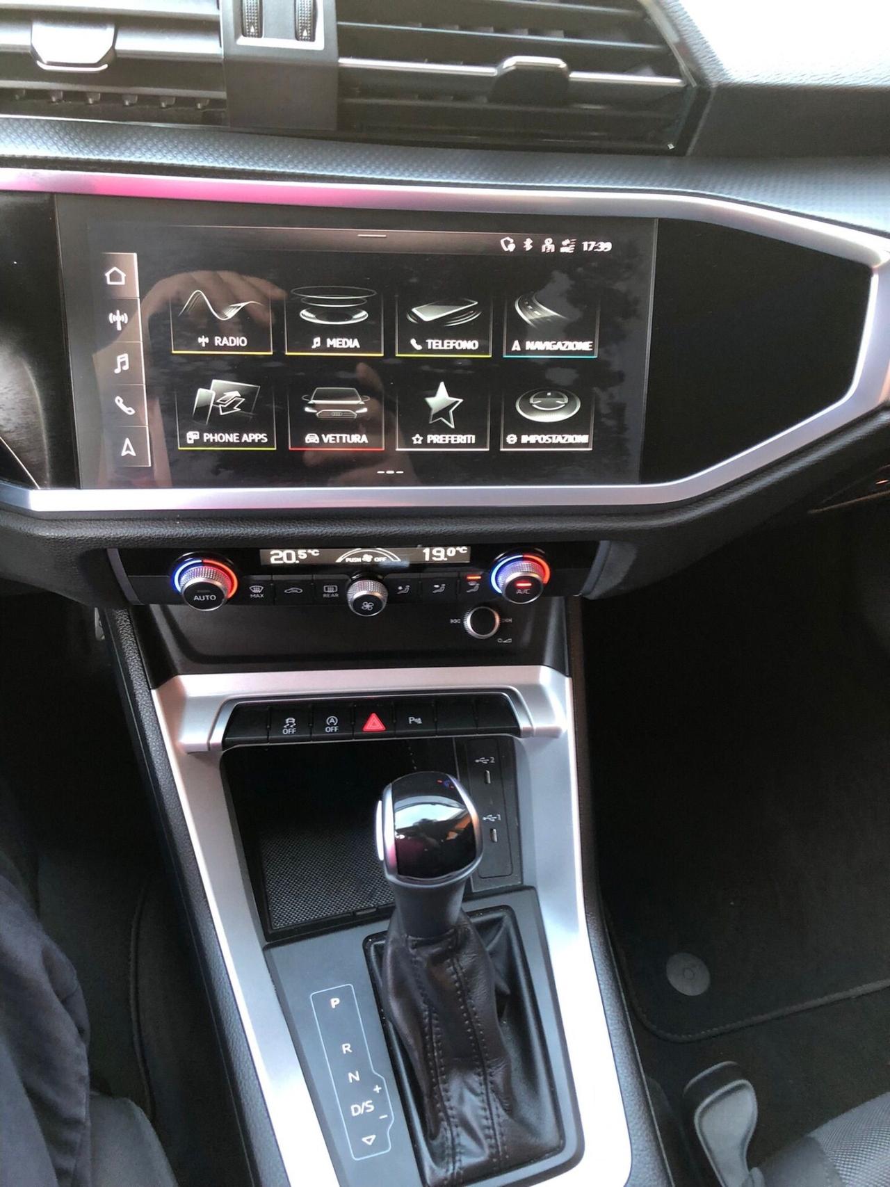 Audi Q3 35 TDI S tronic Business