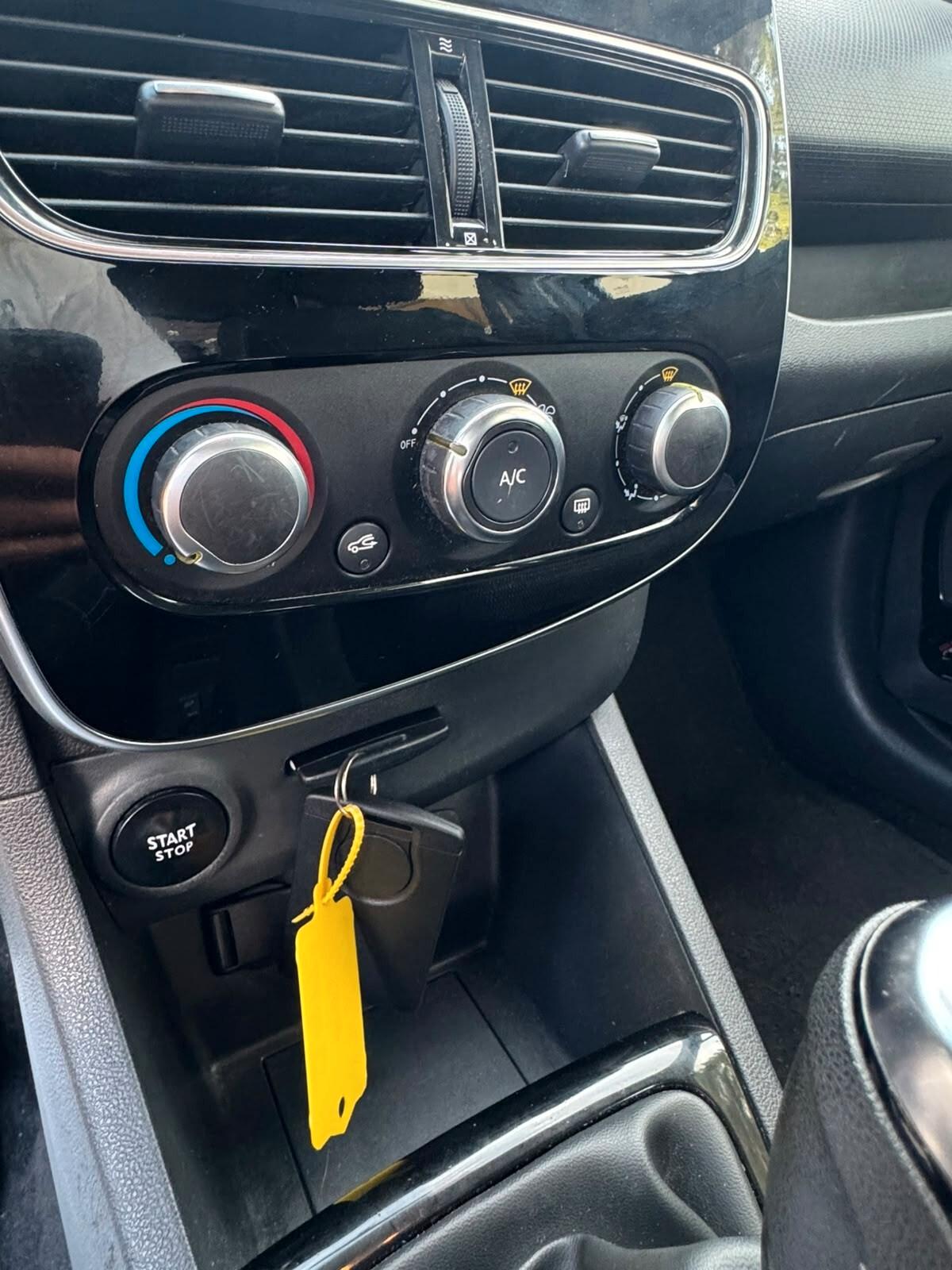Renault Clio 1.2 75CV 5 porte Zen