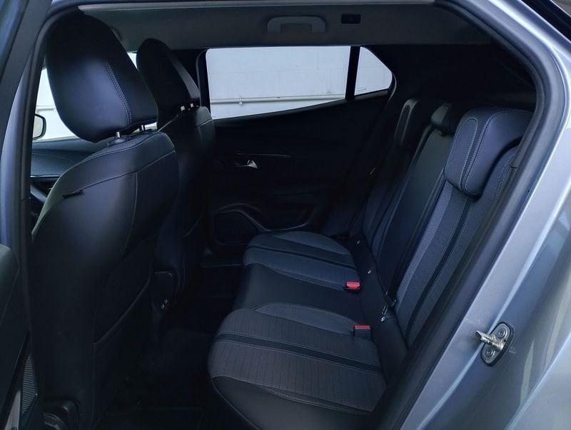 Peugeot 2008 BlueHDi 100 S&S Allure Pack TUA da 189,00 al mese