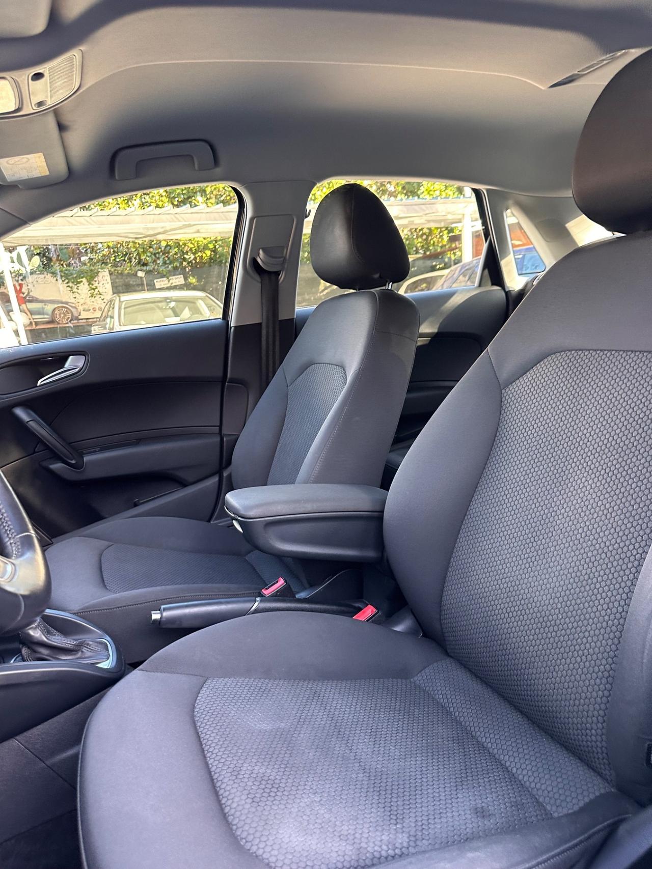 Audi A1 1.4 TDI Design S Line fari admiral