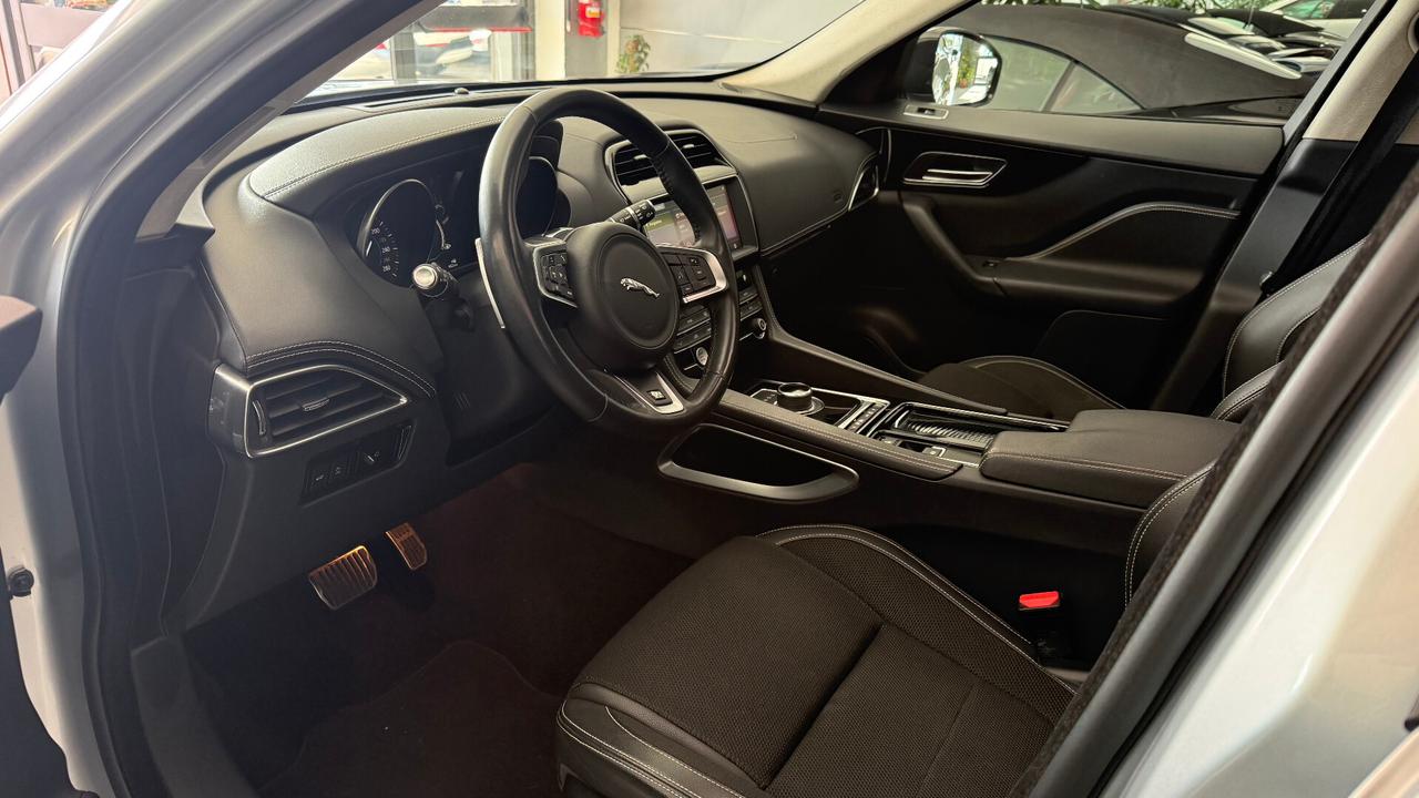 Jaguar F-Pace 2.0 D 180 CV AWD aut. R-Sport tetto apribile