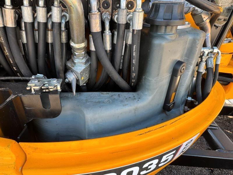 MINIESCAVATORE JCB 8035 ZTS GIROSAGOMA