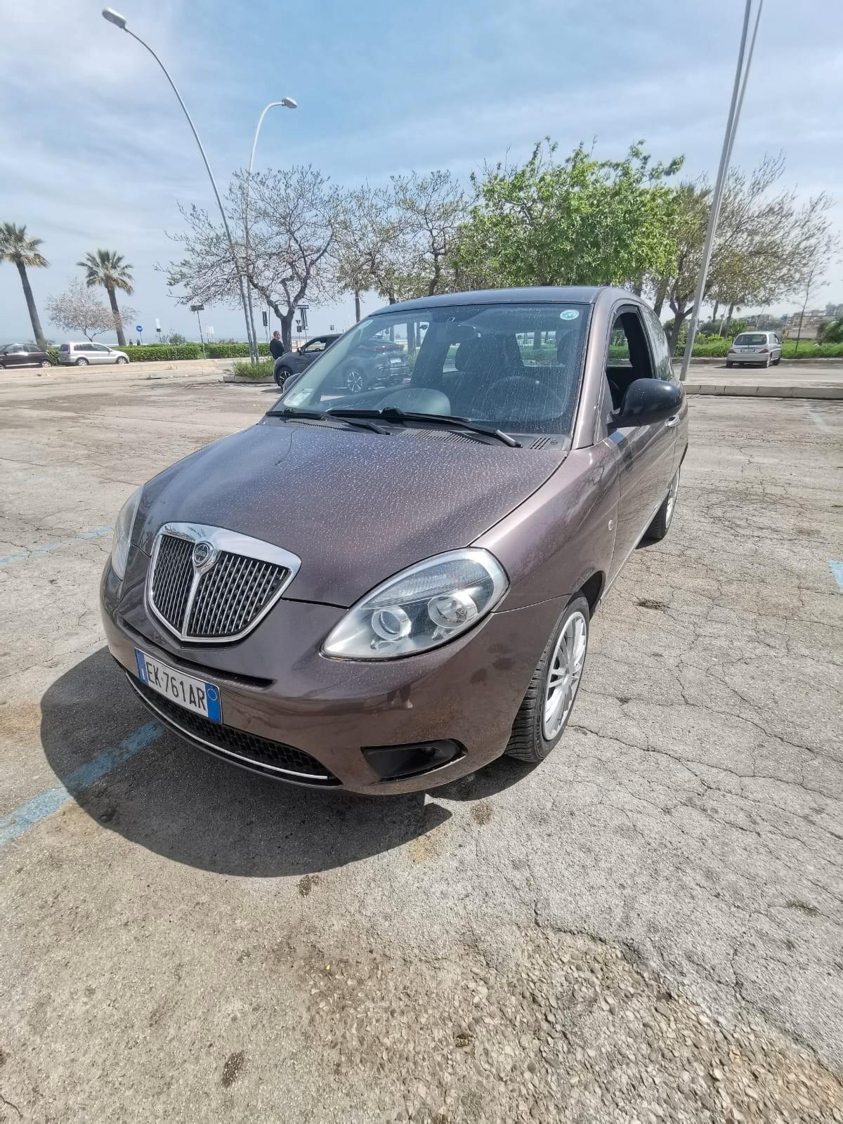 Lancia Ypsilon 1.3 MJT 75 CV DIVA - 2011