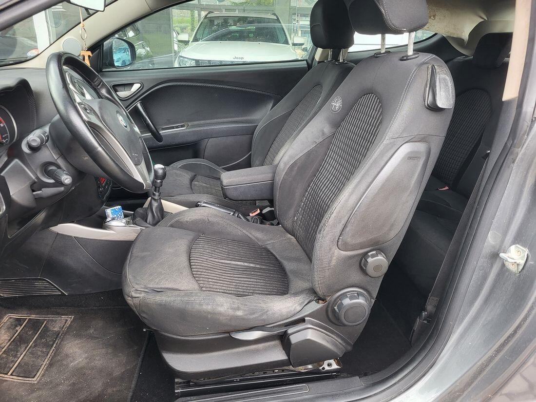 Alfa Romeo MiTo 1.6 JTDm 16V Distinctive Premium Pack