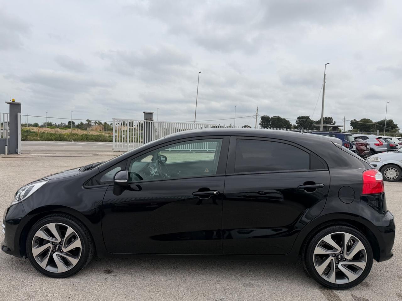 KIA RIO 1.4 CRDI 90CV COOL FUL LED NAVI RETRO MY16