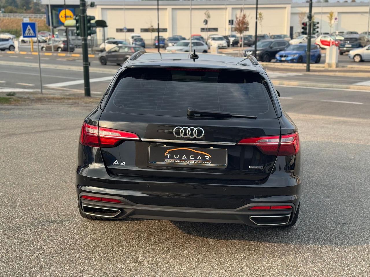 Audi A4 Business Advanced 2.0 40 TDI *PROMO #7349