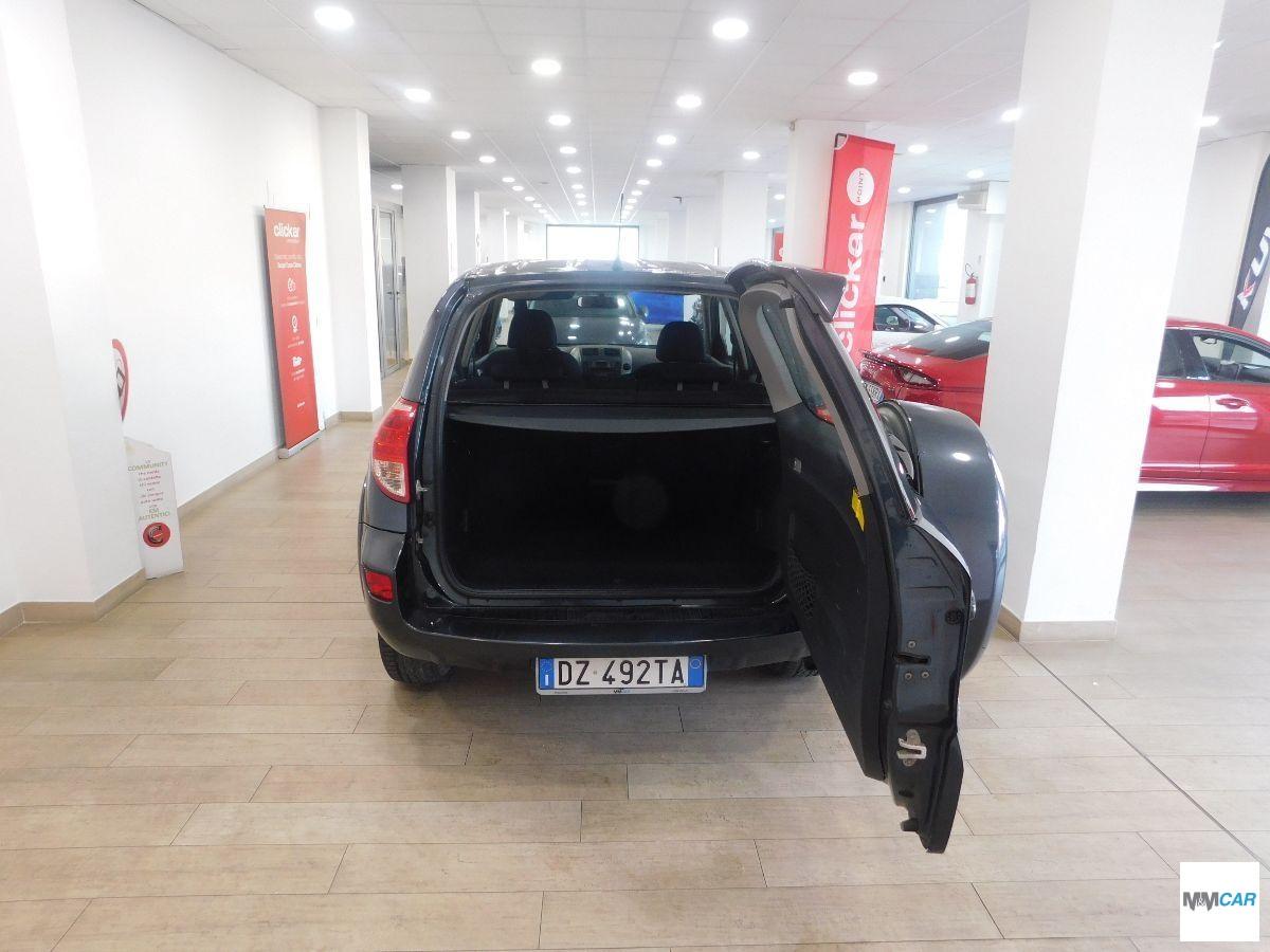 TOYOTA - RAV4 - 2.2 D-4D 177CV Luxury