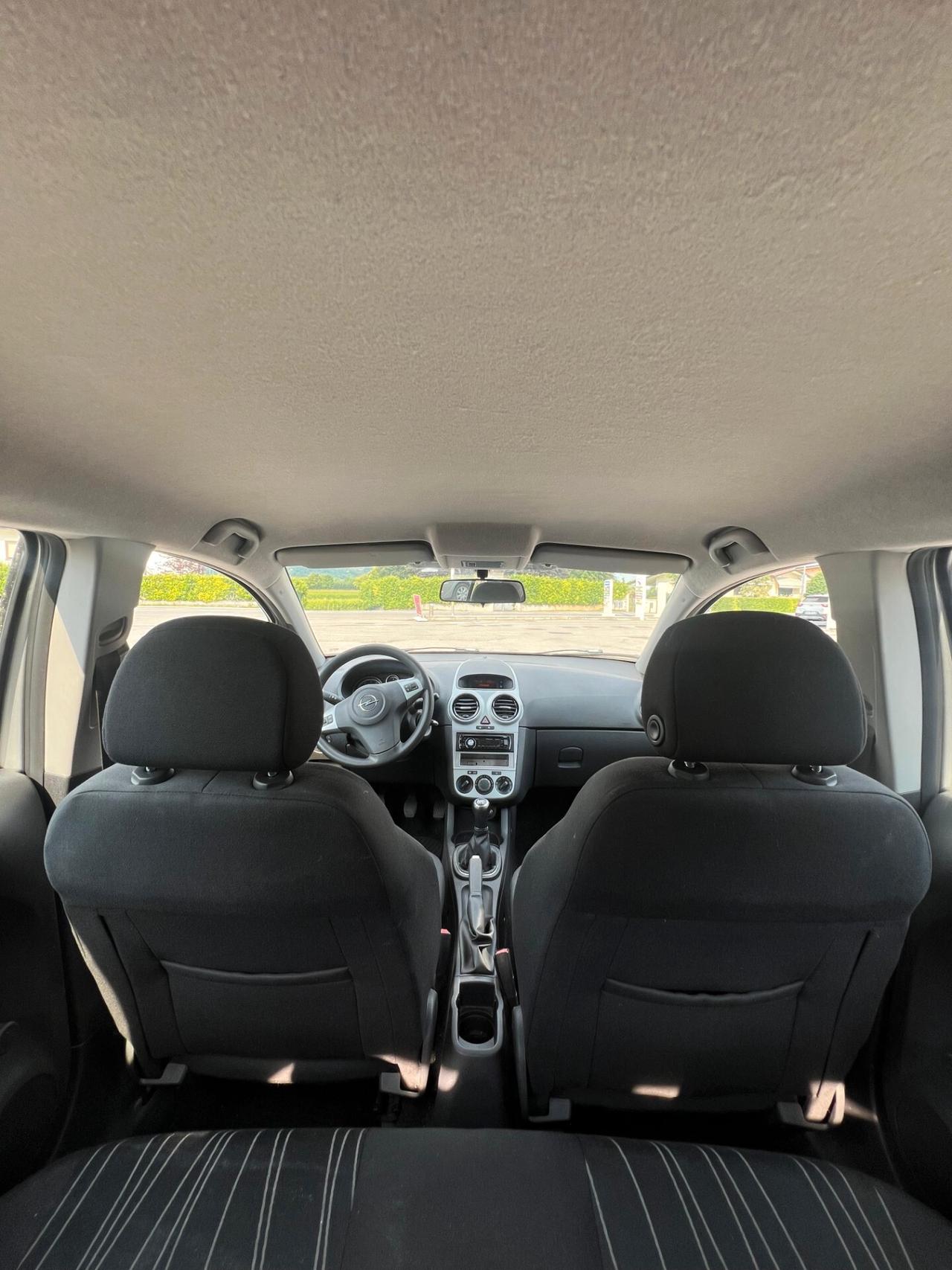 Opel Corsa 1.4 16V 5 porte Cosmo
