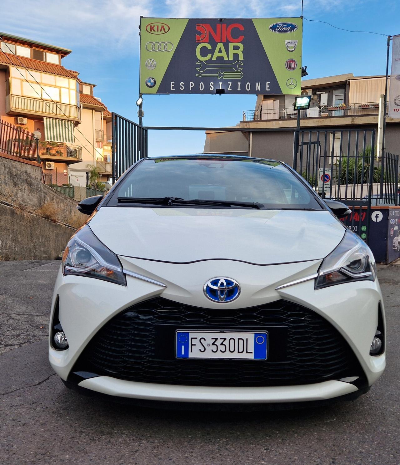 yaRIS 1.5 hybrid 5 Porte trend "Red edition"