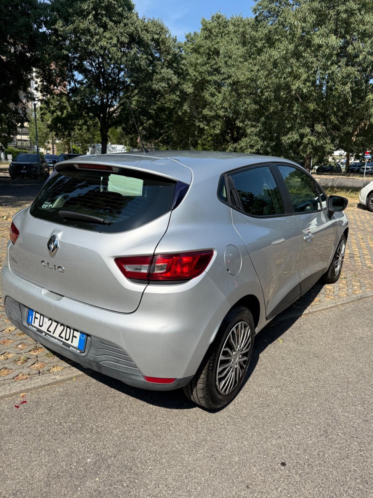 Renault Clio 1.2 75 CV 5 porte Duel