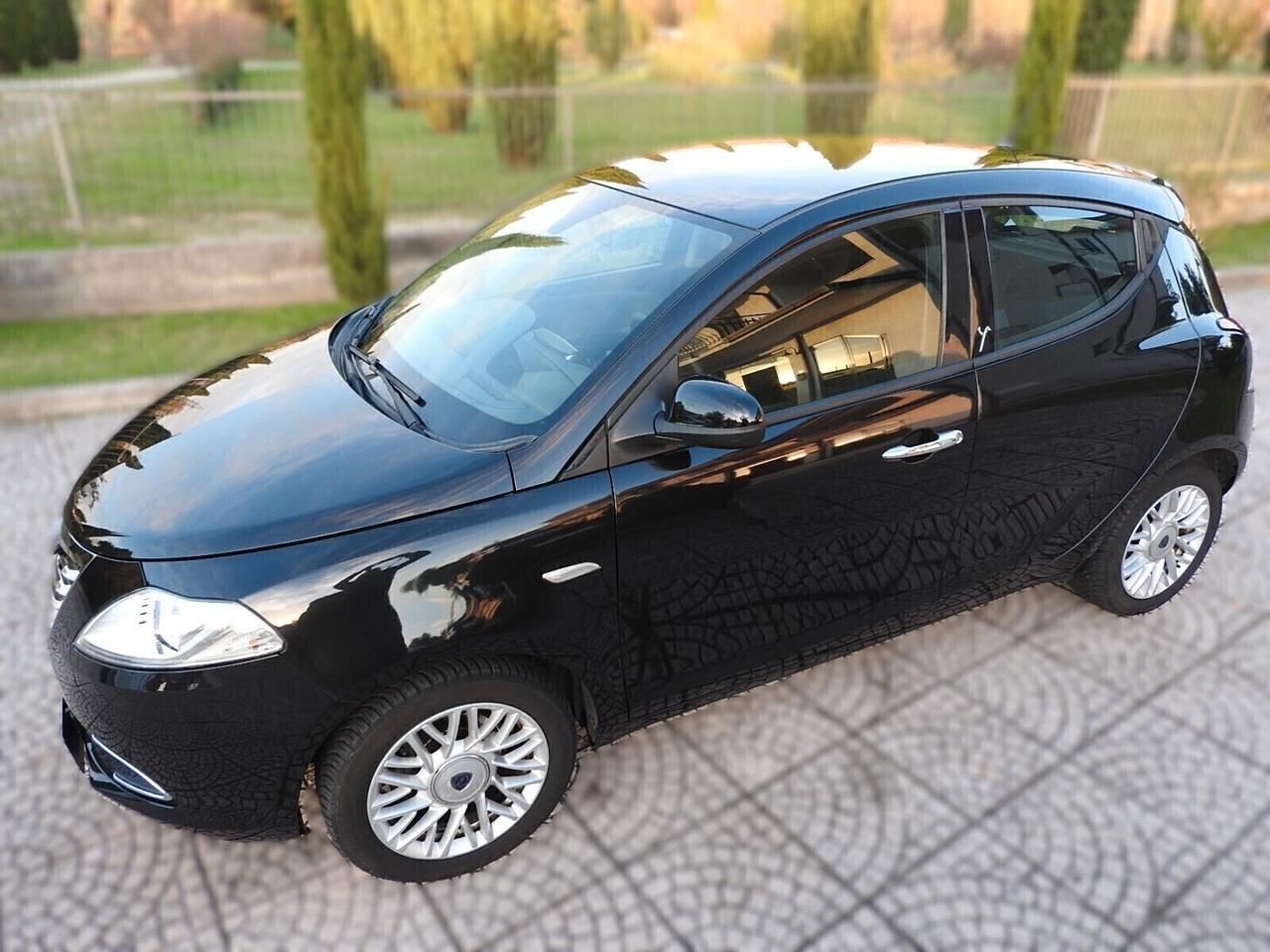 Lancia YPSILON Gold NEOP.