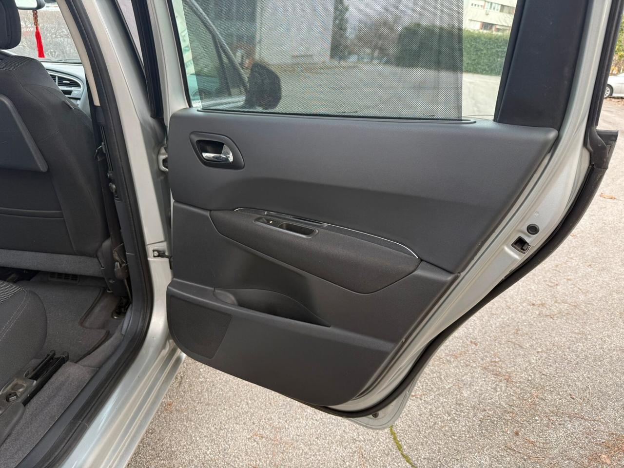 Peugeot 5008 1.6 HDi 112CV Féline