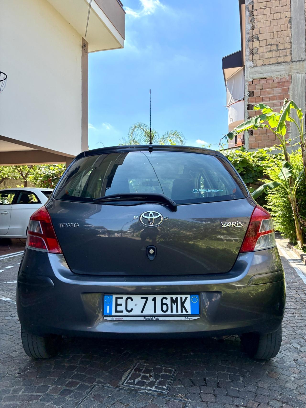 Toyota Yaris 1.0 5 porte