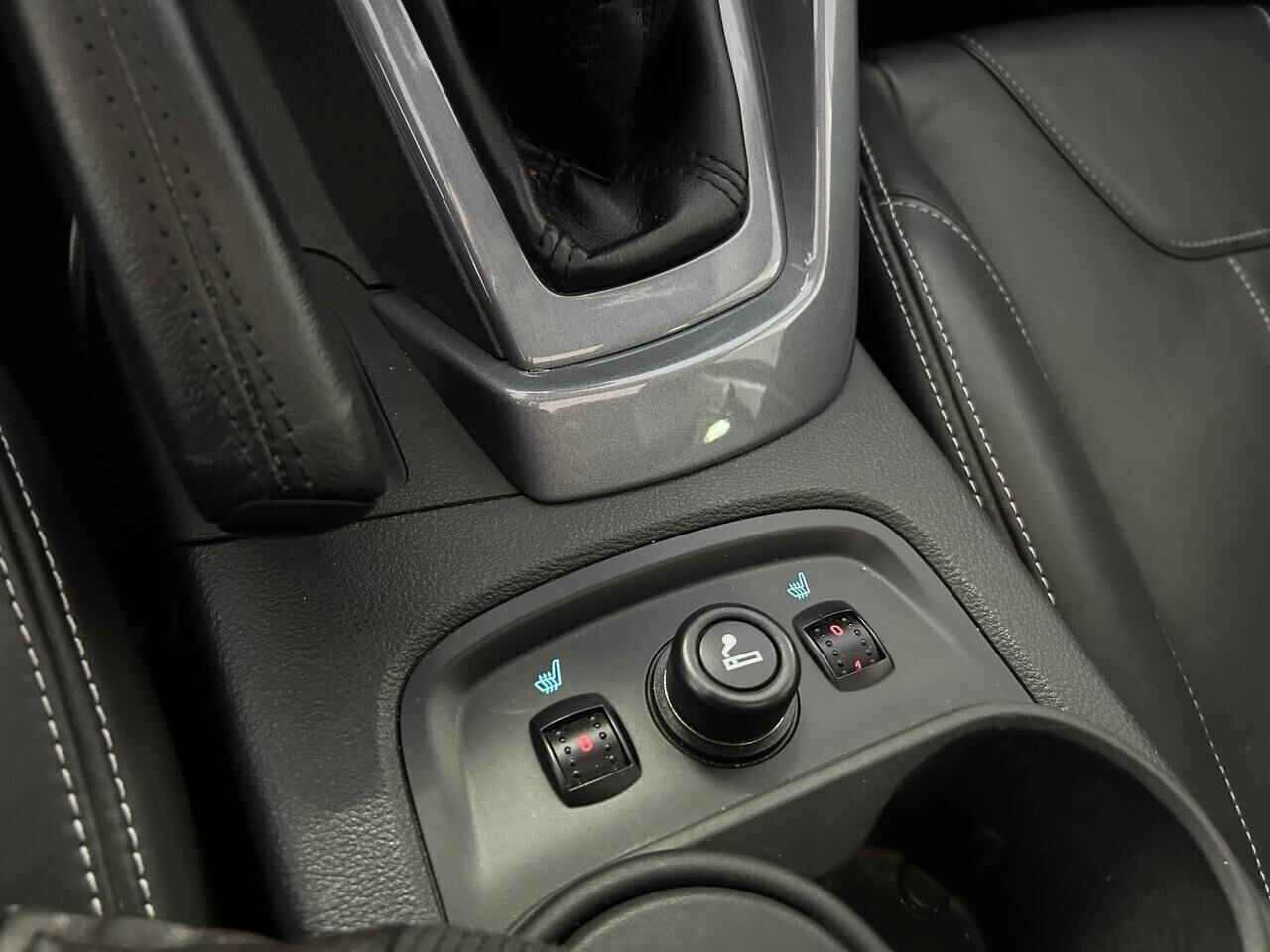 Ford Focus ST PACK - TETTO APRIBILE