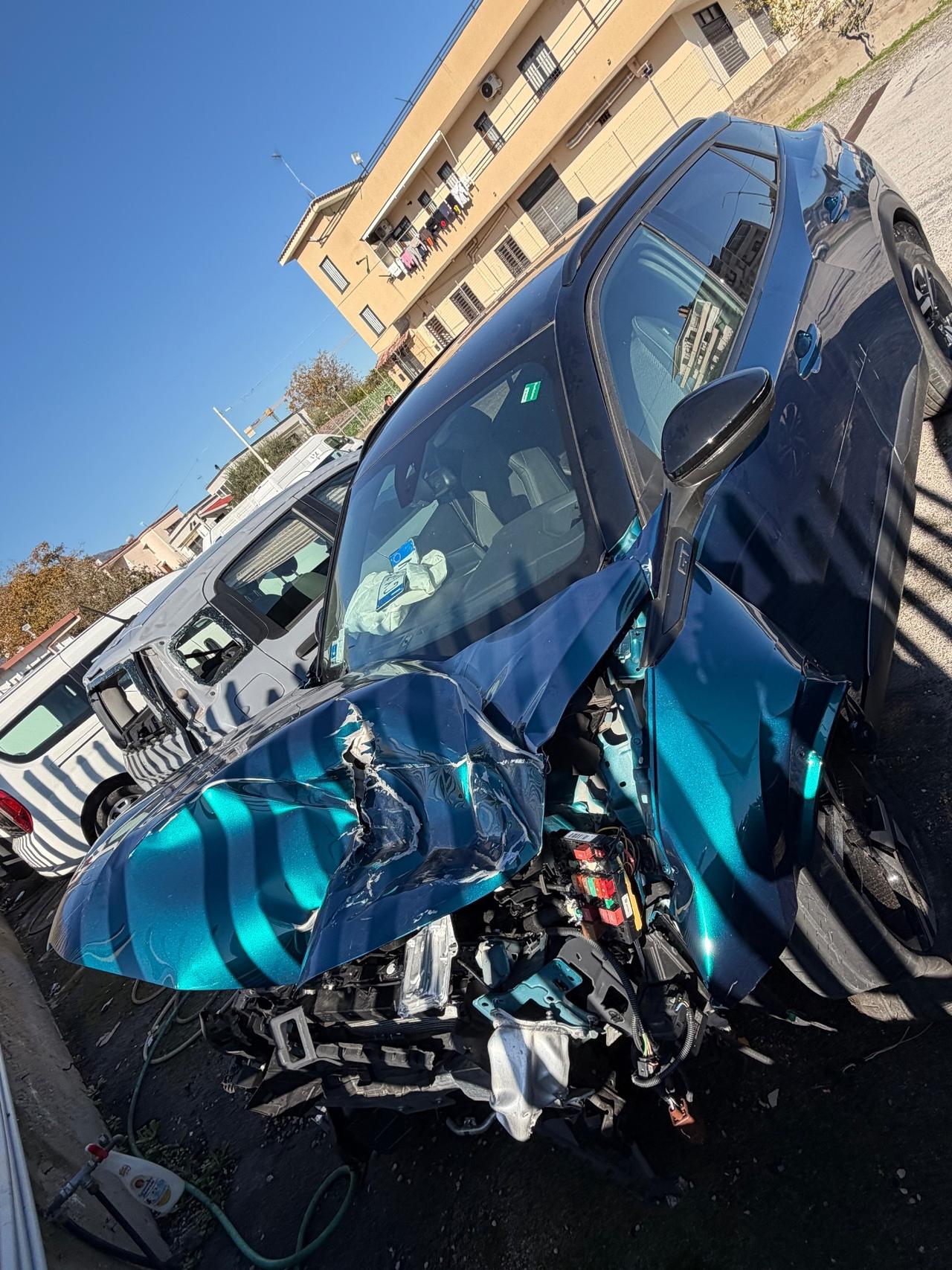 Peugeot 2008 Hybrid 145 e-DCS6 GT