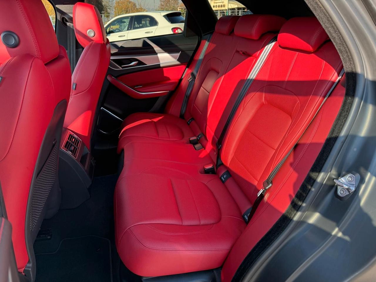 Jaguar F-Pace 2.0 D IBRIDA/DIESEL R-DYN FULL AFFARE