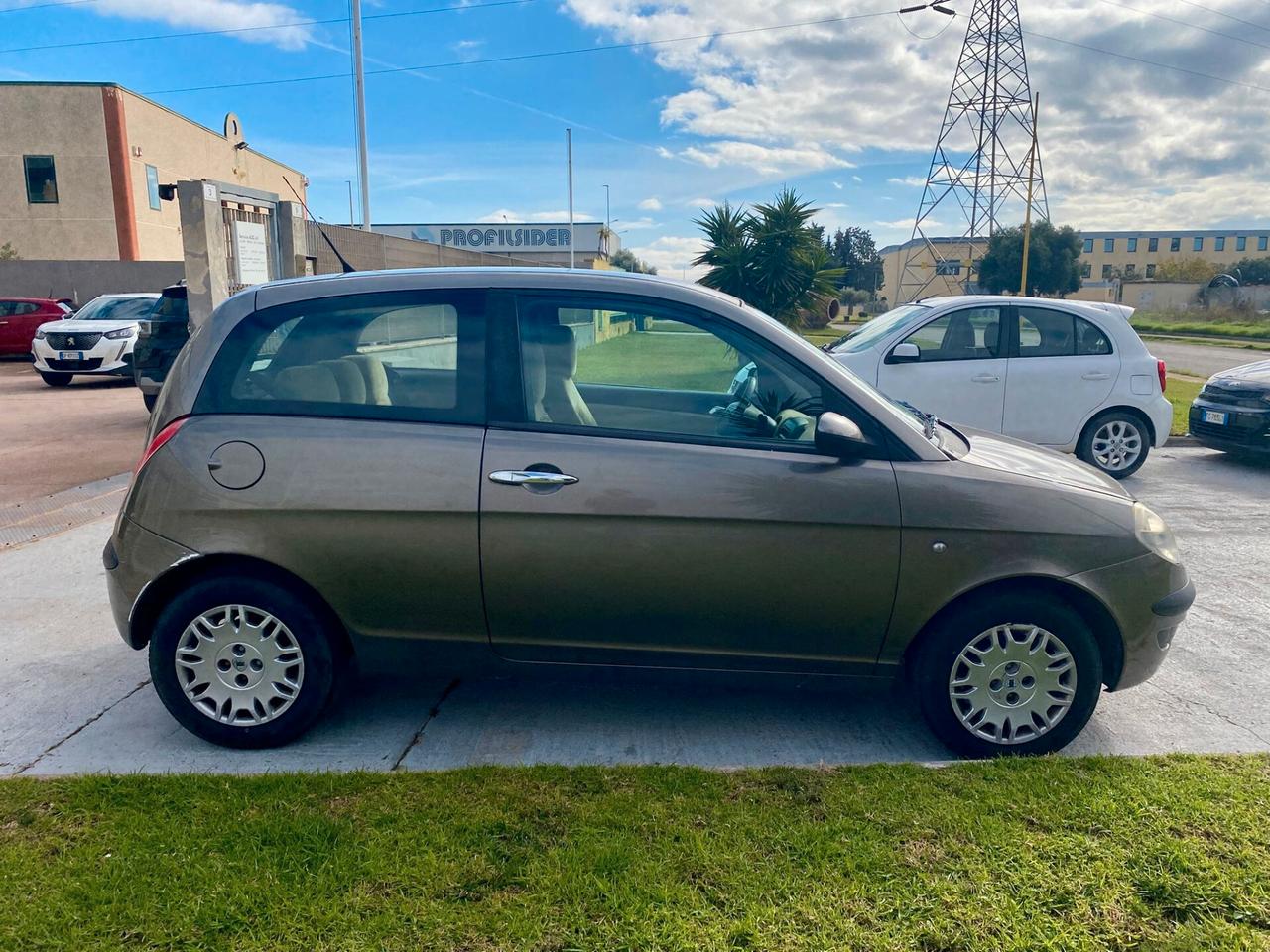 Lancia Ypsilon 1.2 Argento