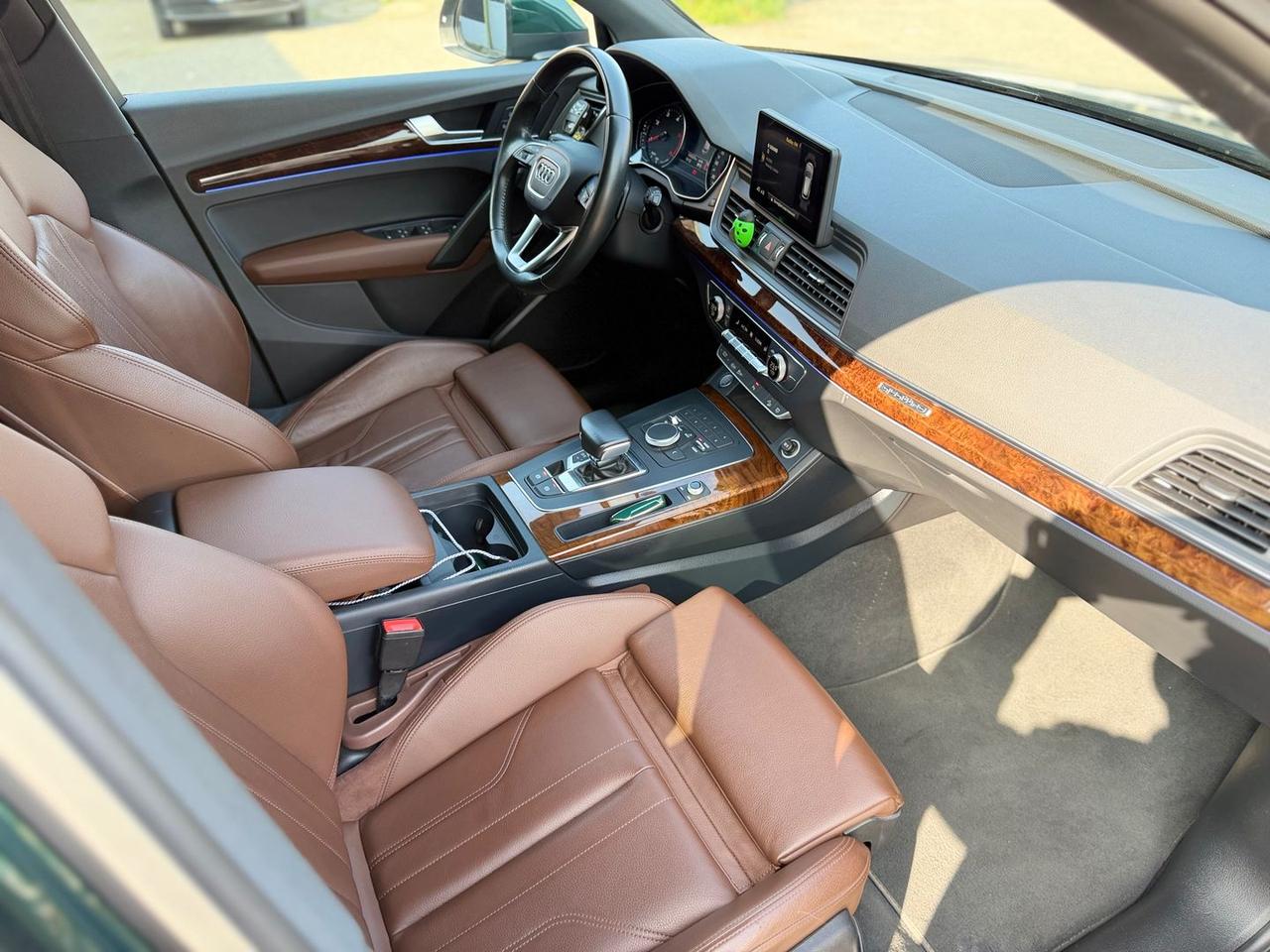 Audi Q5 Business Sport 2.0 40 TDI #9784