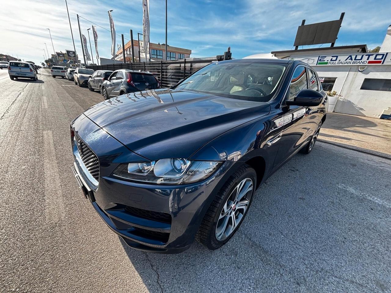 Jaguar F-Pace 2.0 D 180 CV AWD Prestige