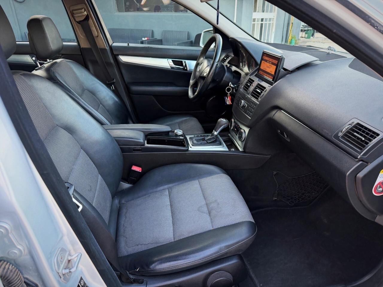 Mercedes-benz C 220 CDI BlueEFFICIENCY Avantgarde