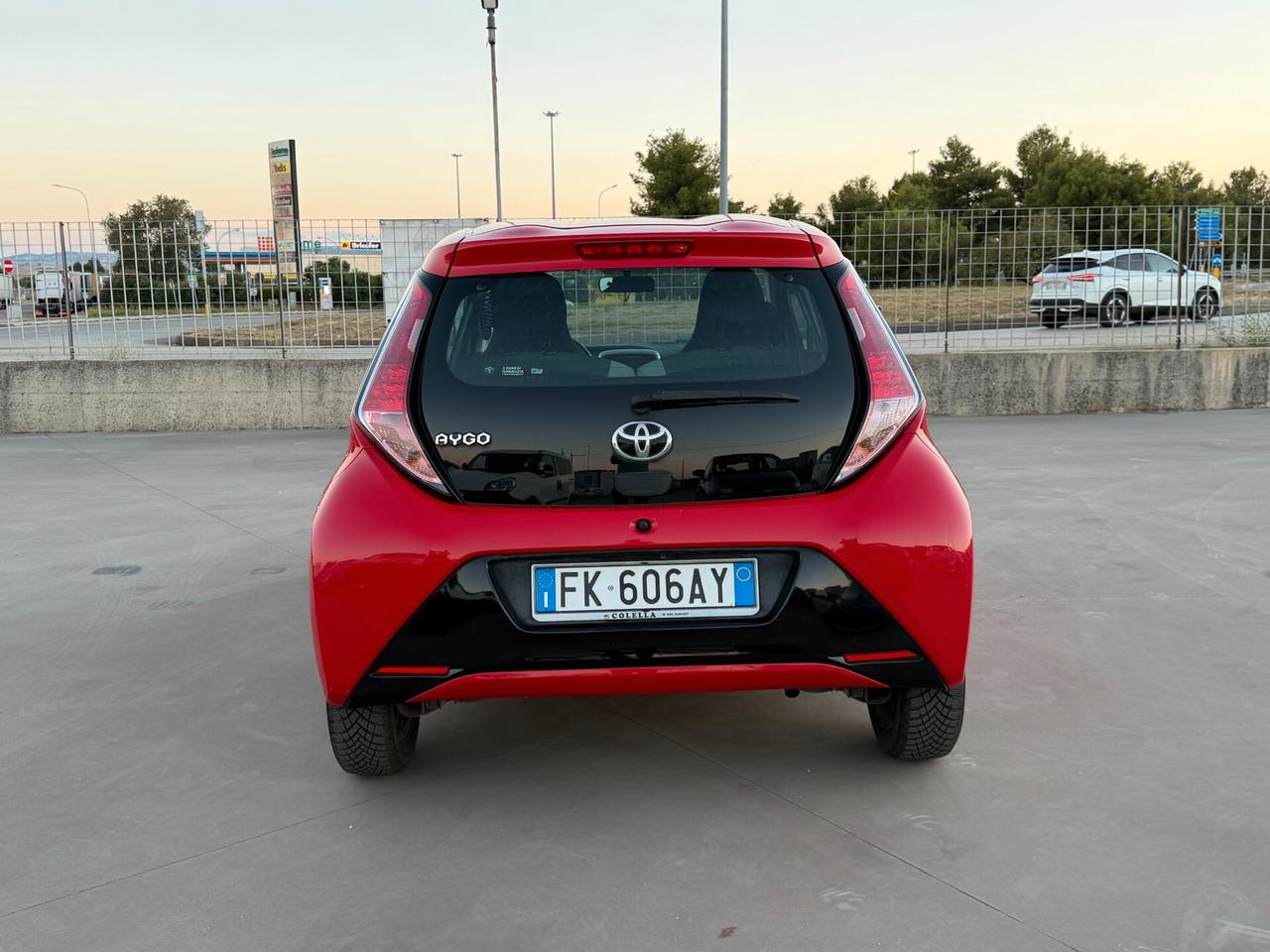 Toyota Aygo 1.0 VVT-i 69 CV 5 porte x-play TSS MMT