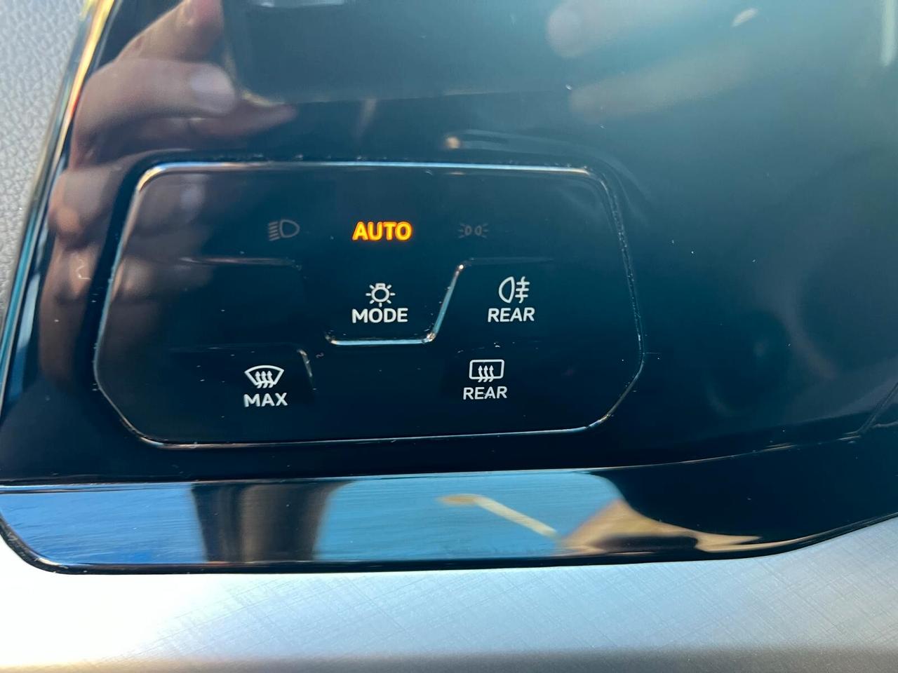 VOLKSWAGEN GOLF VIII 2.0 TDI 150CV DSG NAVI CAM LED AMBIENT ANNO 2021