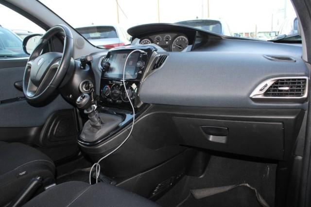 Lancia Ypsilon III 1.0 firefly hybrid Gold s&s 70cv Con CARPLAY