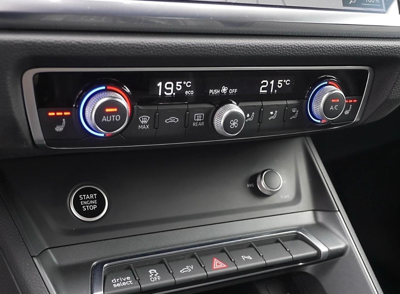 Audi Q3 45 TFSI S tronic S LINE interno esterno