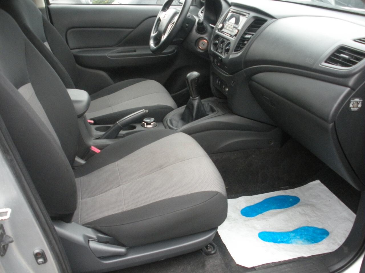 Mitsubishi L200 2.3 D Club Cab 4x4 Easy Select Inform