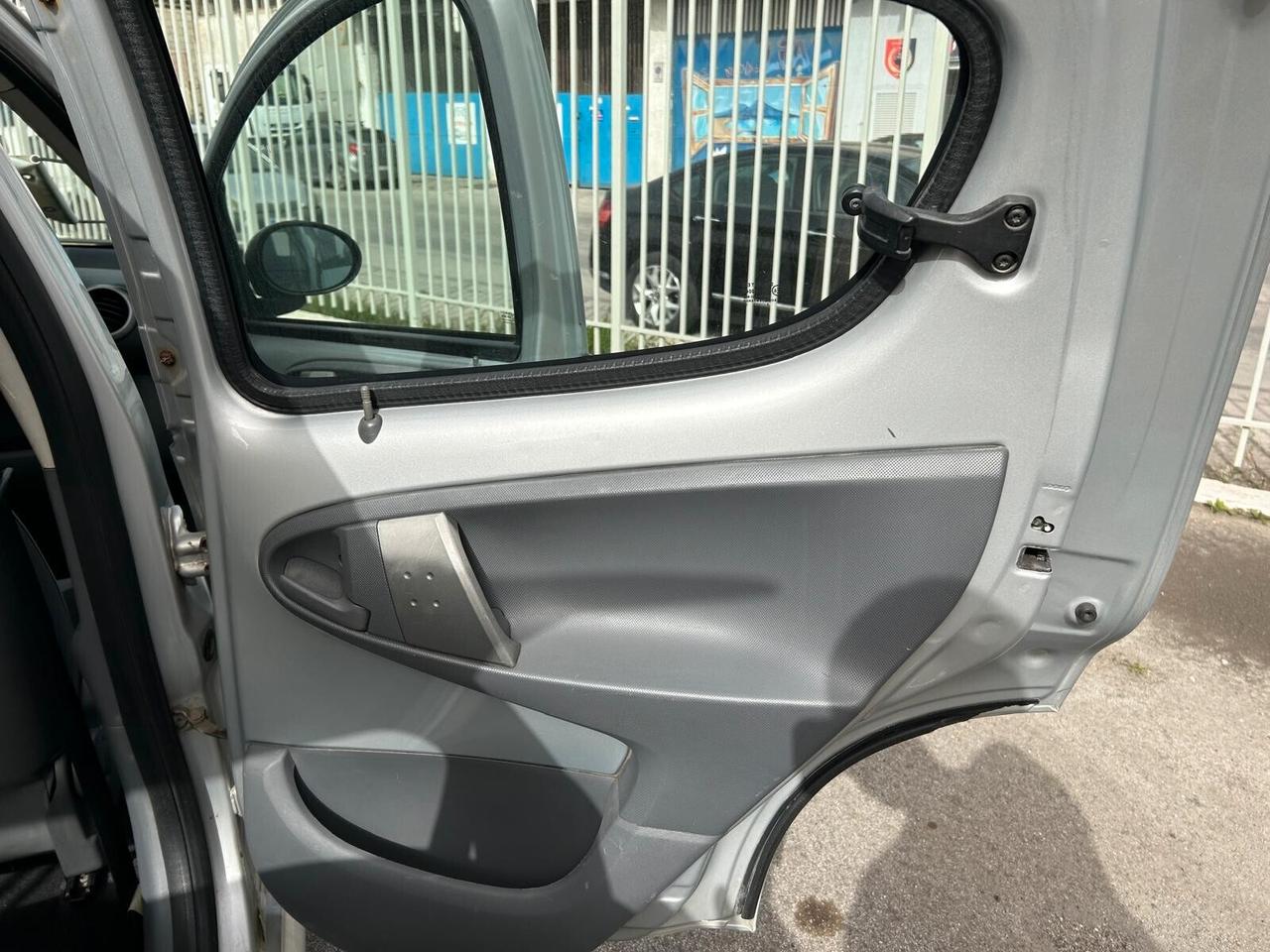 Peugeot 107 1.0 68CV 5p. Desir