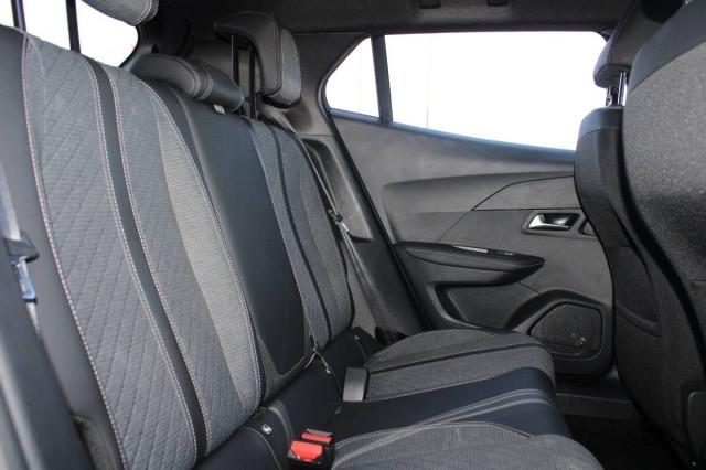 Peugeot 2008 1.2 puretech Allure s&s 100cv con CarPlay