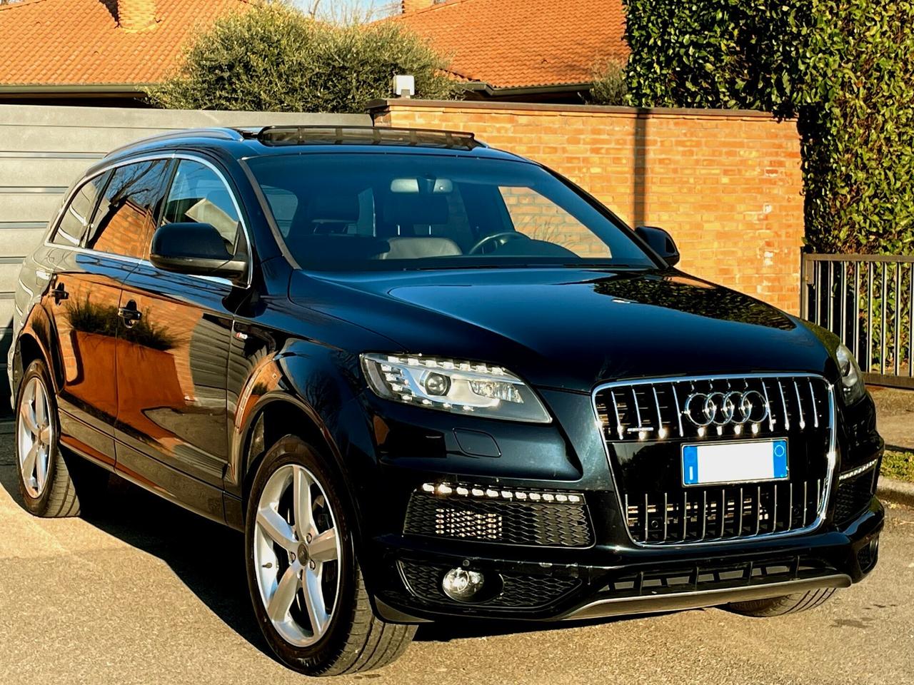 AUDI Q7 3.0D"S-line"RESTYLING-Tetto,3xTv,Led-FULL