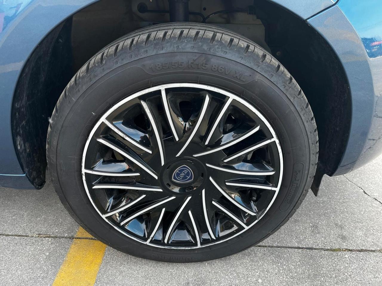 Lancia Ypsilon 1.0 FireFly 5 porte S&S Hybrid Silver Plus