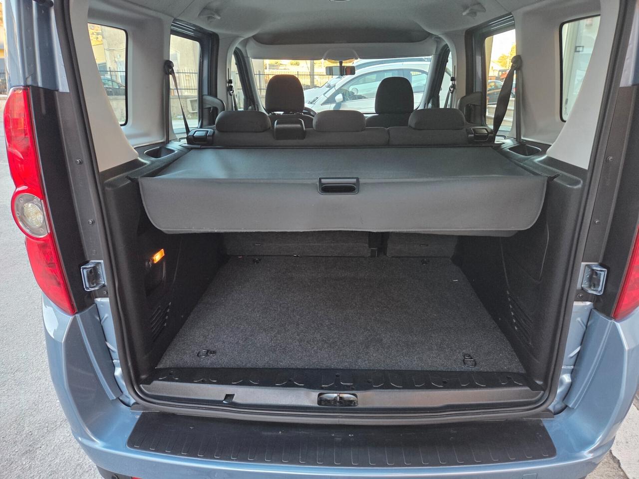 FIAT DOBLO 1.6 DIESEL 5 POSTI ANNO 2013 KM CERTIFICATI