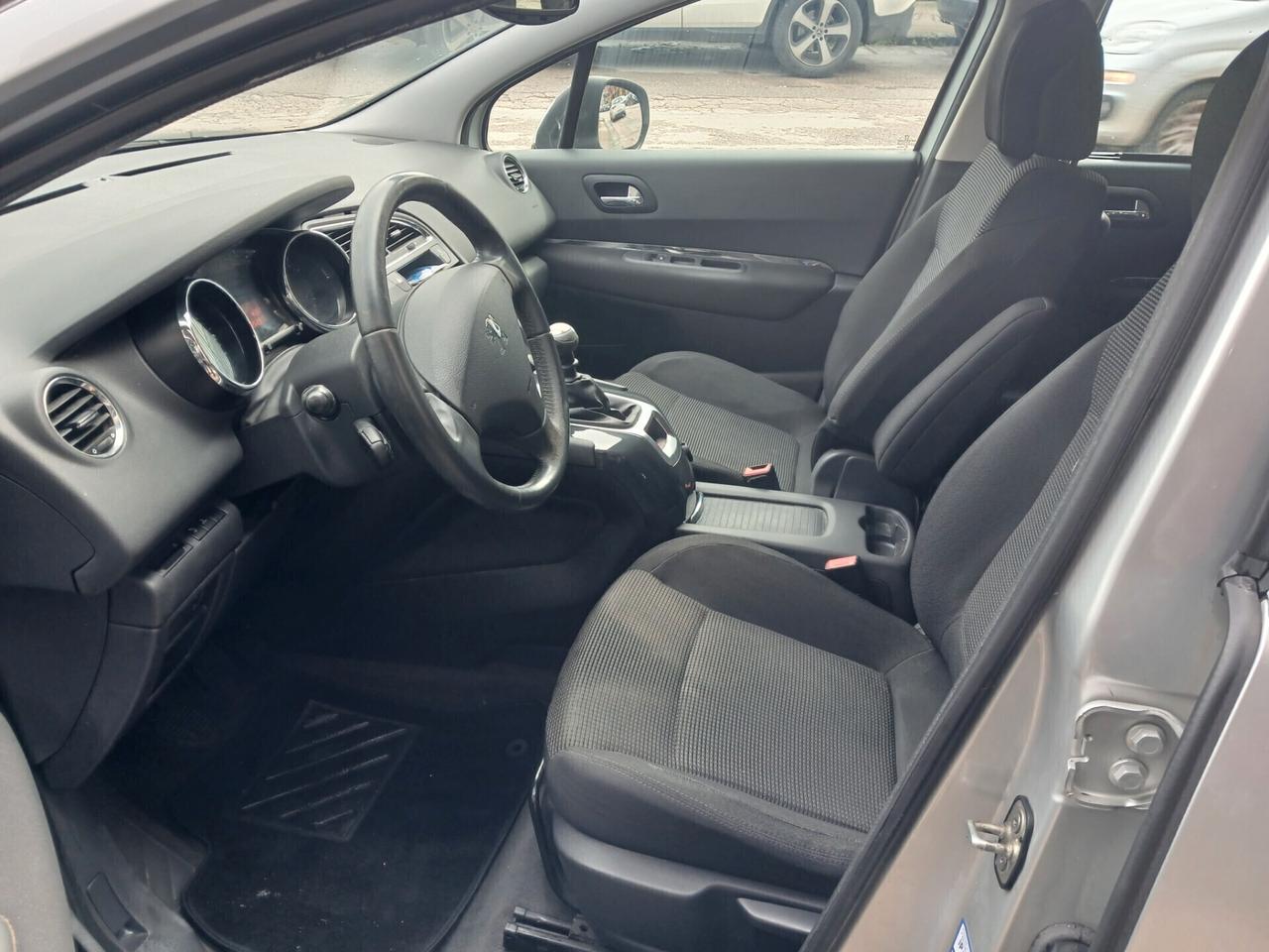 Peugeot 5008 1.6 HDi 7 POSTI